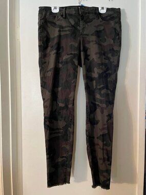“ Kiss Me Super Skinny ” Camouflage Jeans by Jessica Simpson